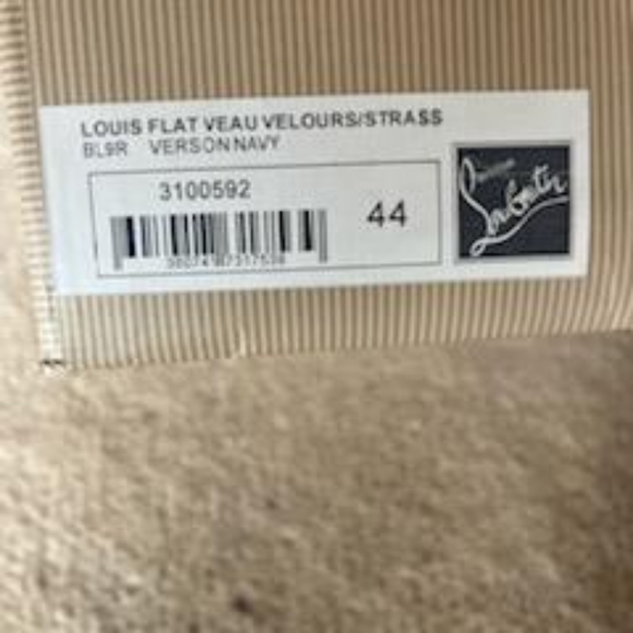 Red bottom - Picture 8 of 9